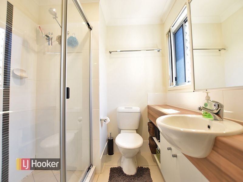 8 Brimstone Court, Kallangur QLD 4503