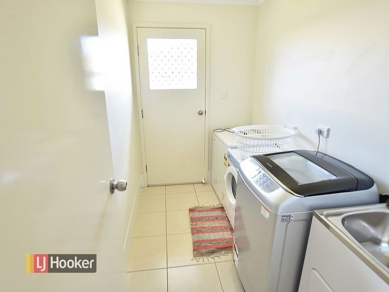 8 Brimstone Court, Kallangur QLD 4503