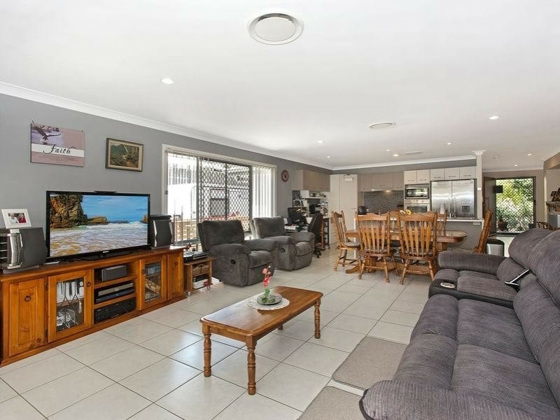 15 Ulysses Street, Kallangur QLD 4503