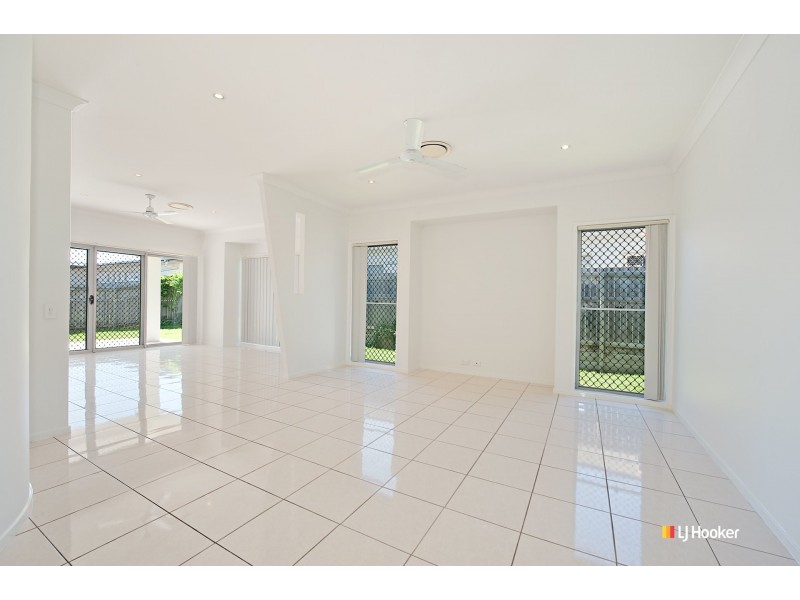 17 Parkway Crescent, Murrumba Downs QLD 4503