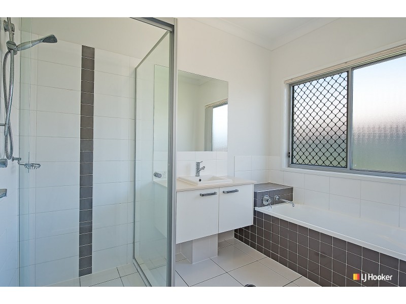 17 Parkway Crescent, Murrumba Downs QLD 4503