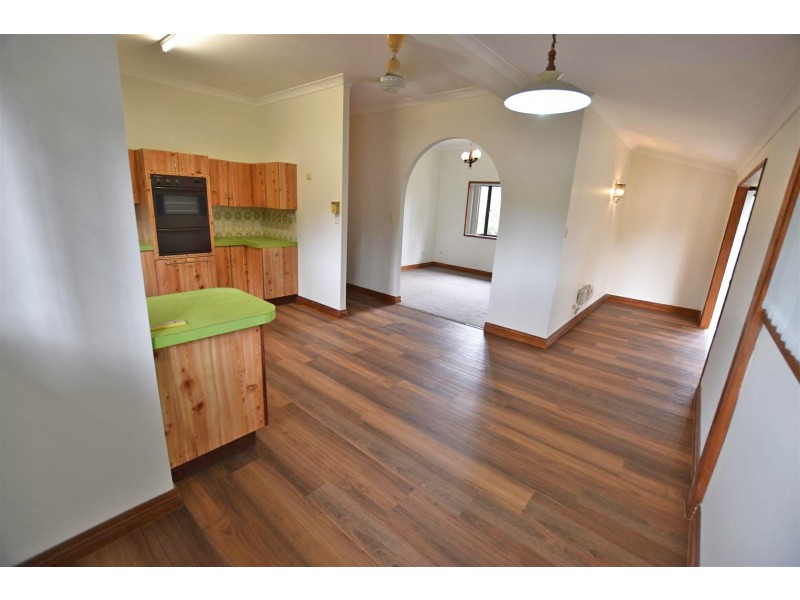 1113 Anzac Avenue, Petrie QLD 4502