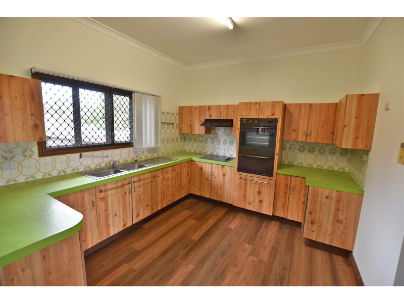 1113 Anzac Avenue, Petrie QLD 4502