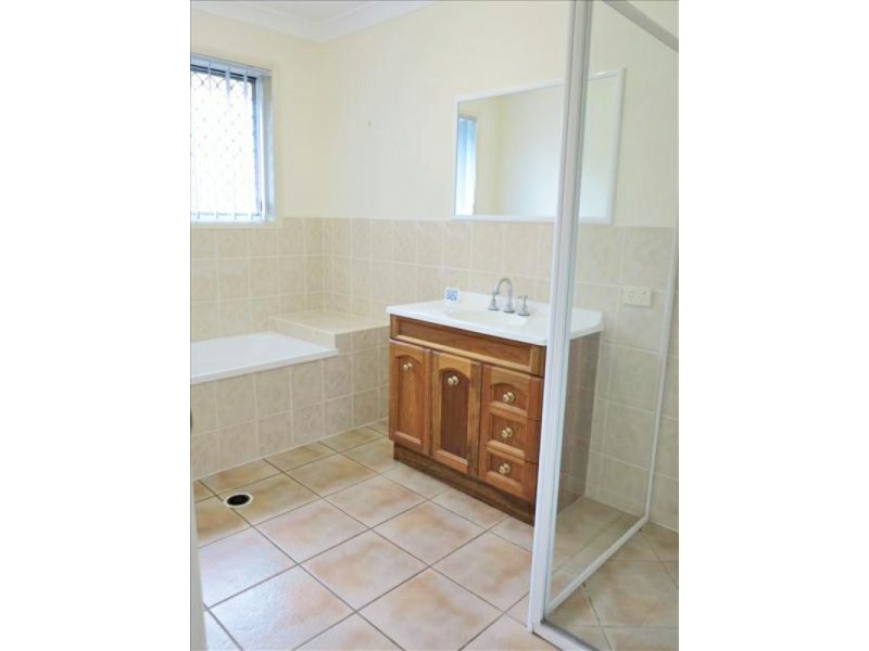 27 Spring Road, Kallangur QLD 4503