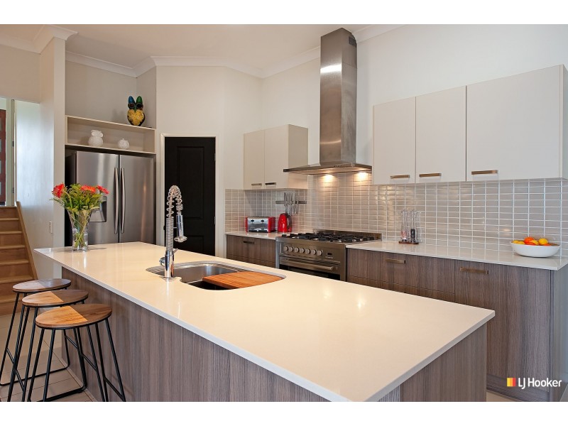 61 Kirri Avenue, Petrie QLD 4502