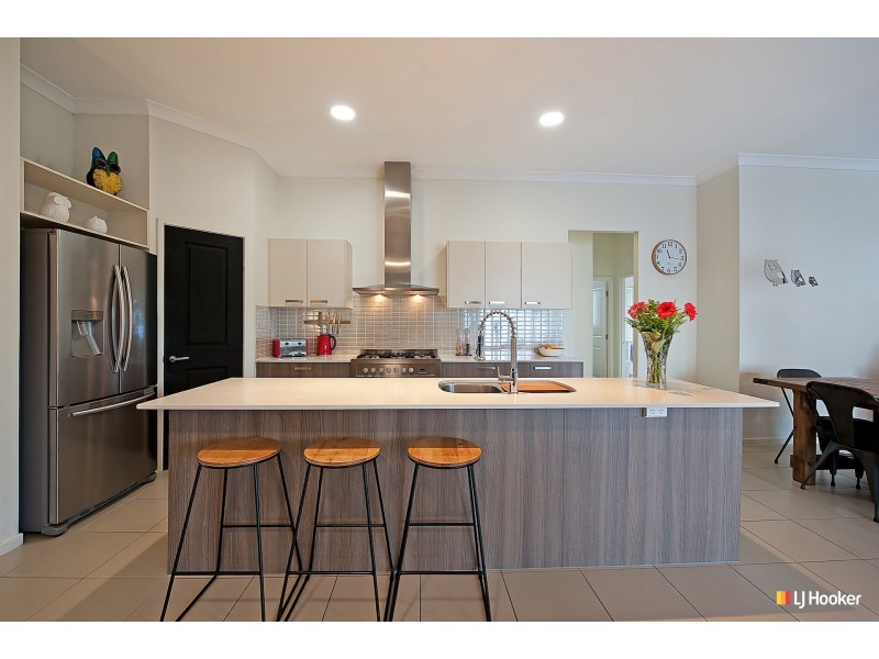 61 Kirri Avenue, Petrie QLD 4502