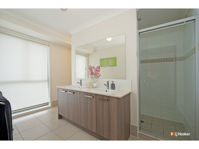 61 Kirri Avenue, Petrie QLD 4502