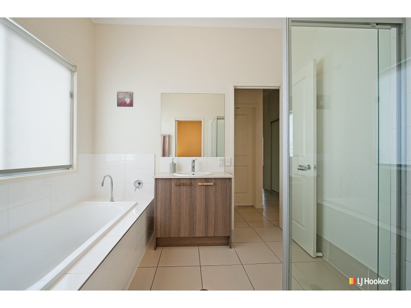 61 Kirri Avenue, Petrie QLD 4502