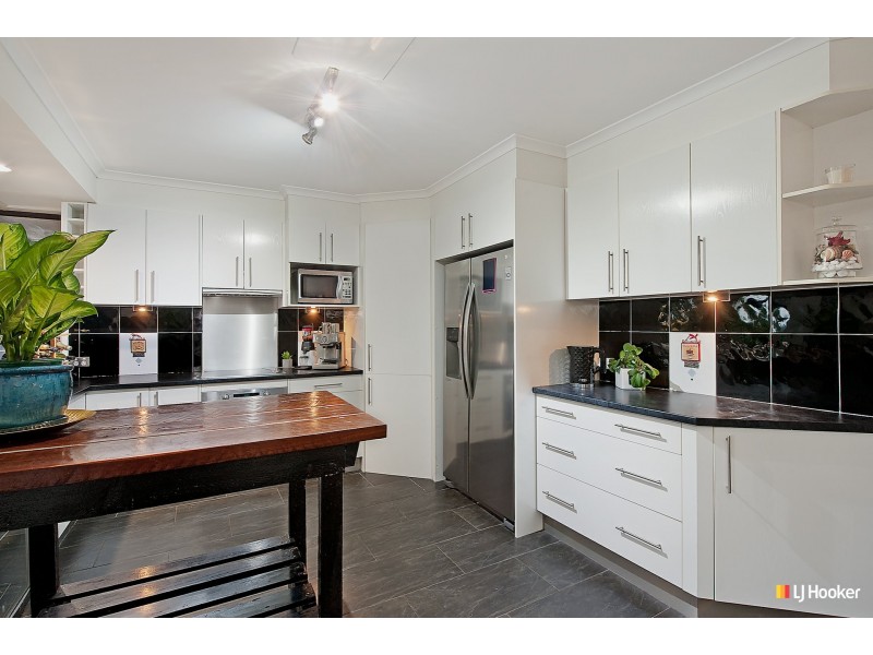 8 Gabrielle Court, Albany Creek QLD 4035