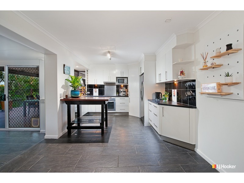 8 Gabrielle Court, Albany Creek QLD 4035