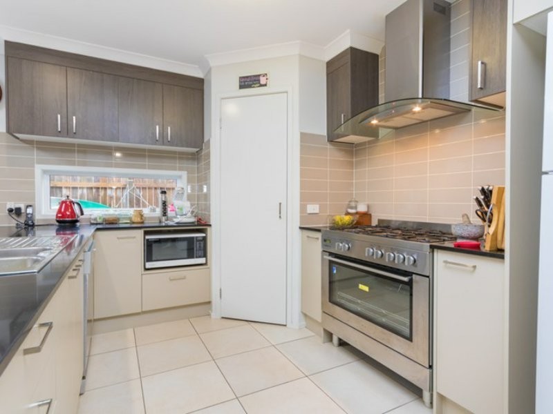 35 Dickson Crescent, North Lakes QLD 4509