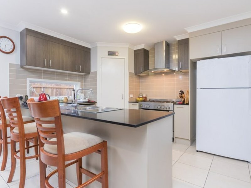 35 Dickson Crescent, North Lakes QLD 4509
