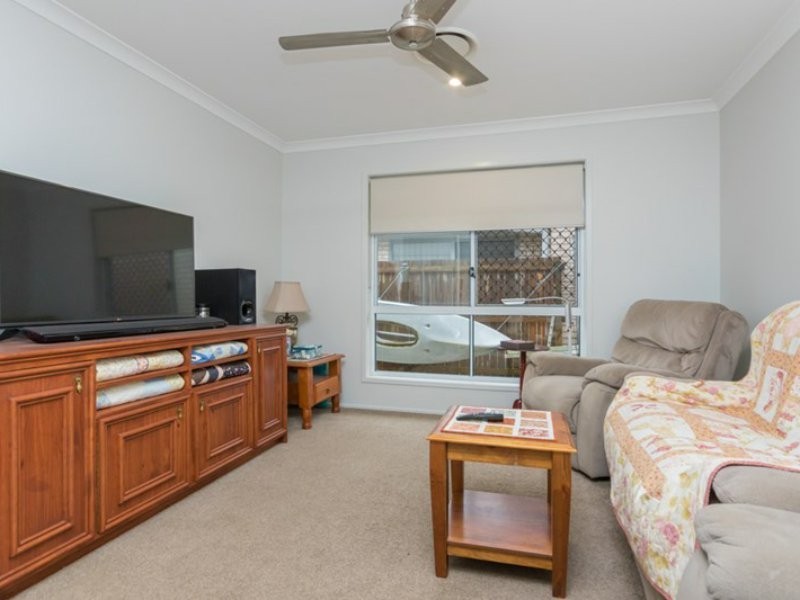 35 Dickson Crescent, North Lakes QLD 4509