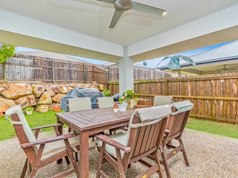 35 Dickson Crescent, North Lakes QLD 4509