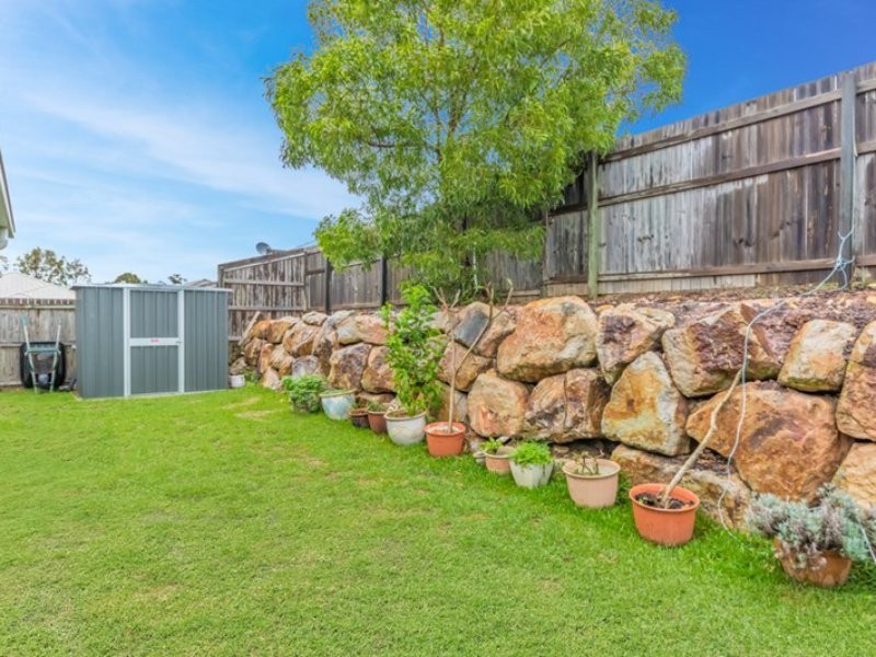 35 Dickson Crescent, North Lakes QLD 4509