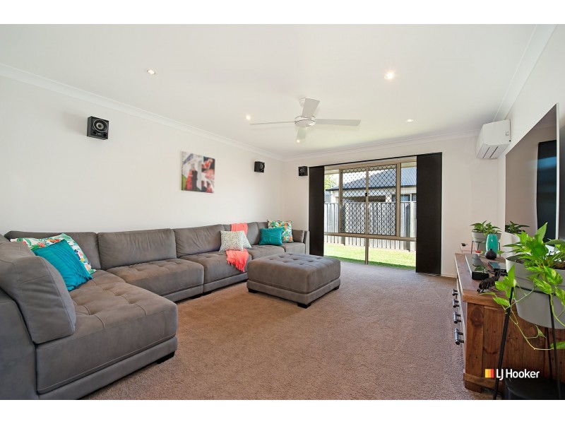 12 Wakeham Street, Kallangur QLD 4503