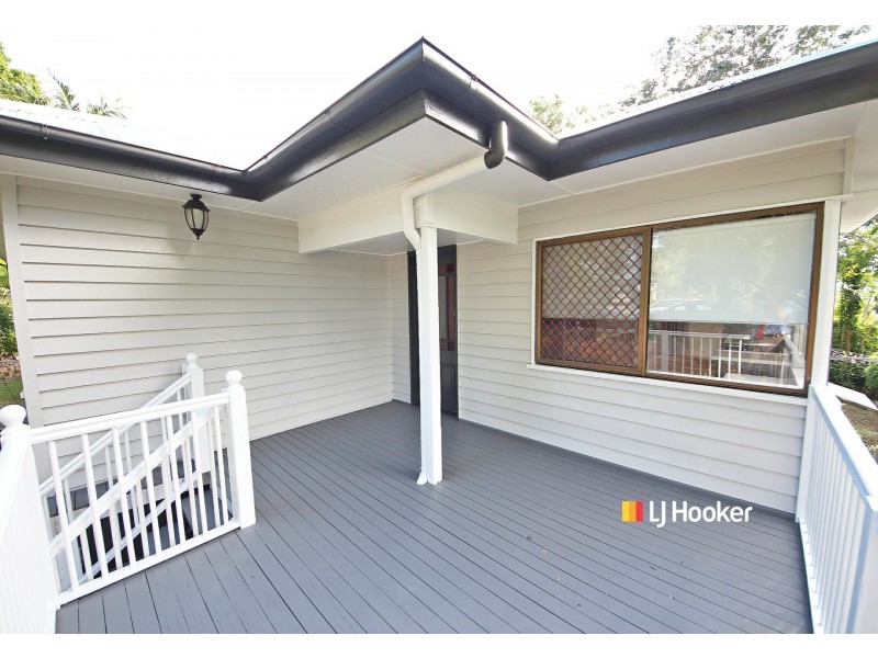 4 Boona Avenue, Petrie QLD 4502