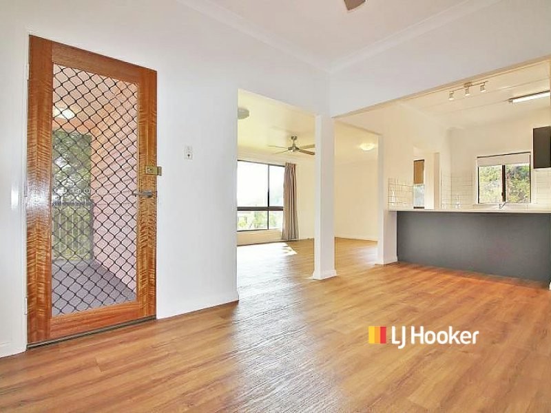 4 Boona Avenue, Petrie QLD 4502