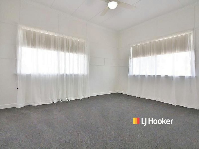 4 Boona Avenue, Petrie QLD 4502