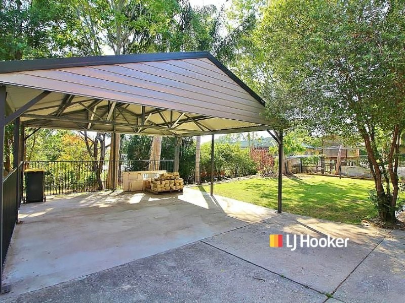 4 Boona Avenue, Petrie QLD 4502