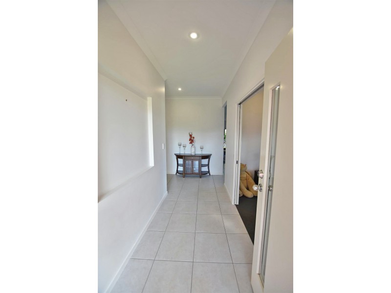 35 Holly Crescent, Griffin QLD 4503