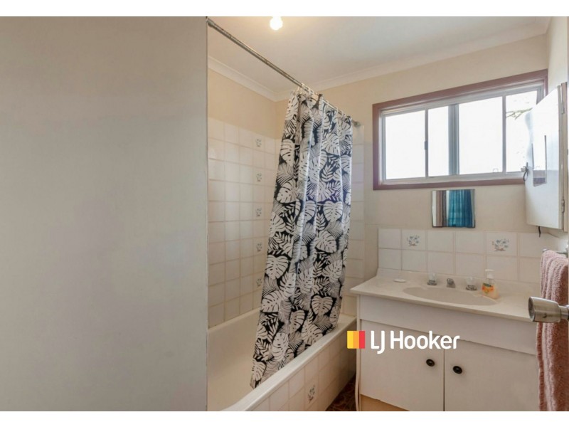 24 Egan Avenue, Beachmere QLD 4510