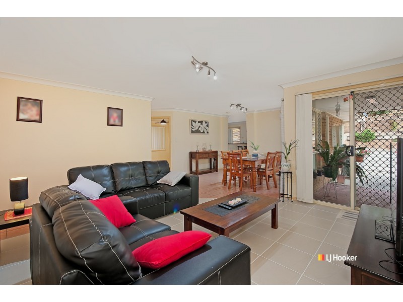 16 Emperor Court, Kallangur QLD 4503