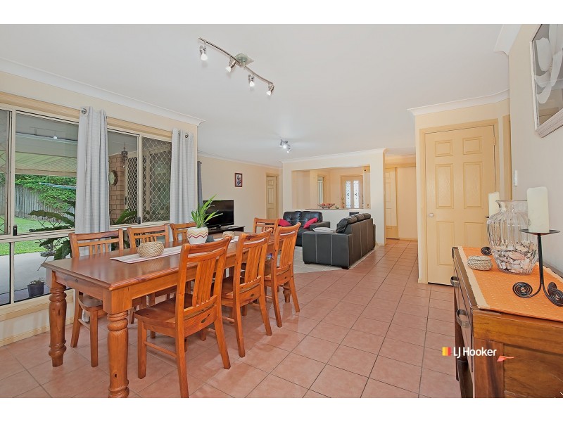 16 Emperor Court, Kallangur QLD 4503