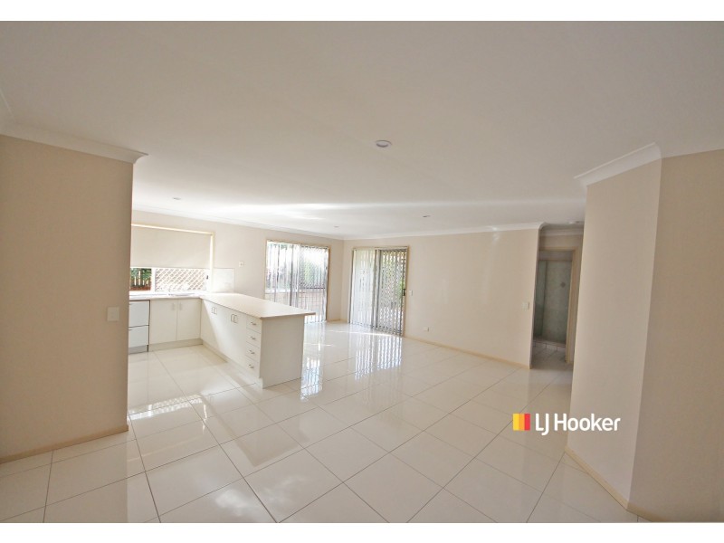 8 Kilsyth Court, Kallangur QLD 4503