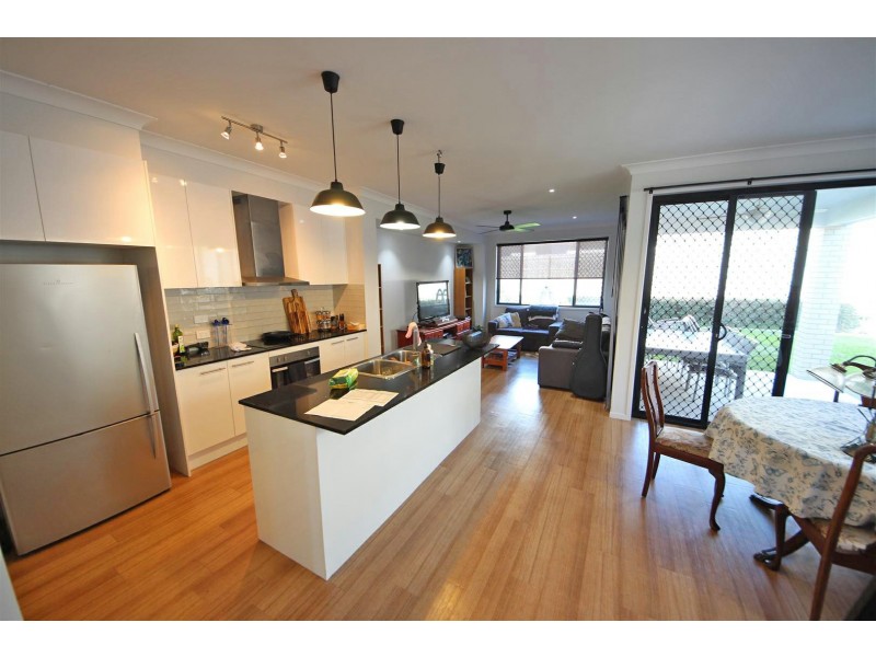 96 Caspian Parade, Warner QLD 4500