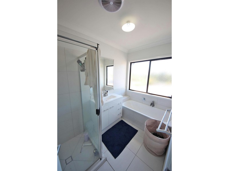 96 Caspian Parade, Warner QLD 4500
