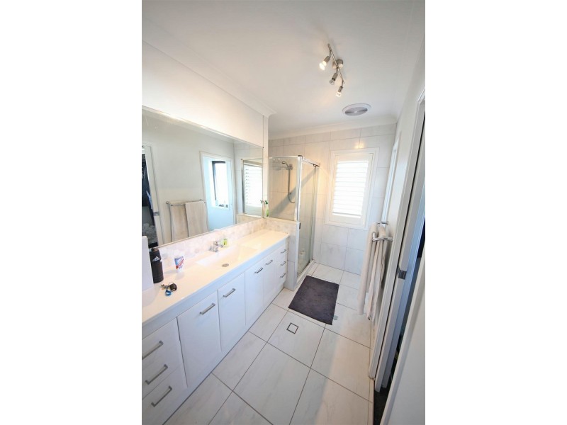 96 Caspian Parade, Warner QLD 4500