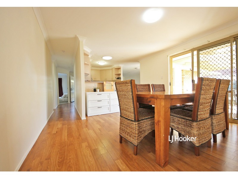 32 Mountain Blue Drive, Kallangur QLD 4503