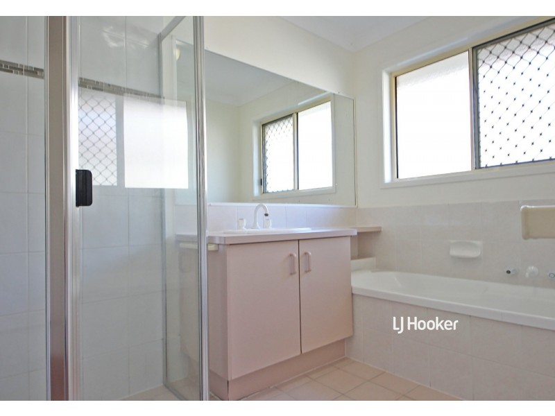 32 Mountain Blue Drive, Kallangur QLD 4503