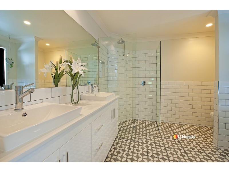 8 Marsh Parade, North Lakes QLD 4509