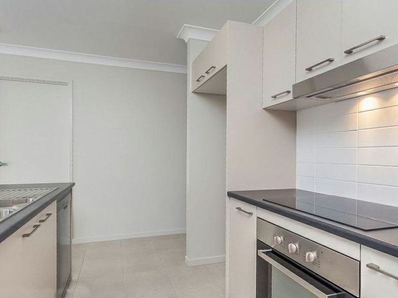 4 Claudia Circuit, Kallangur QLD 4503