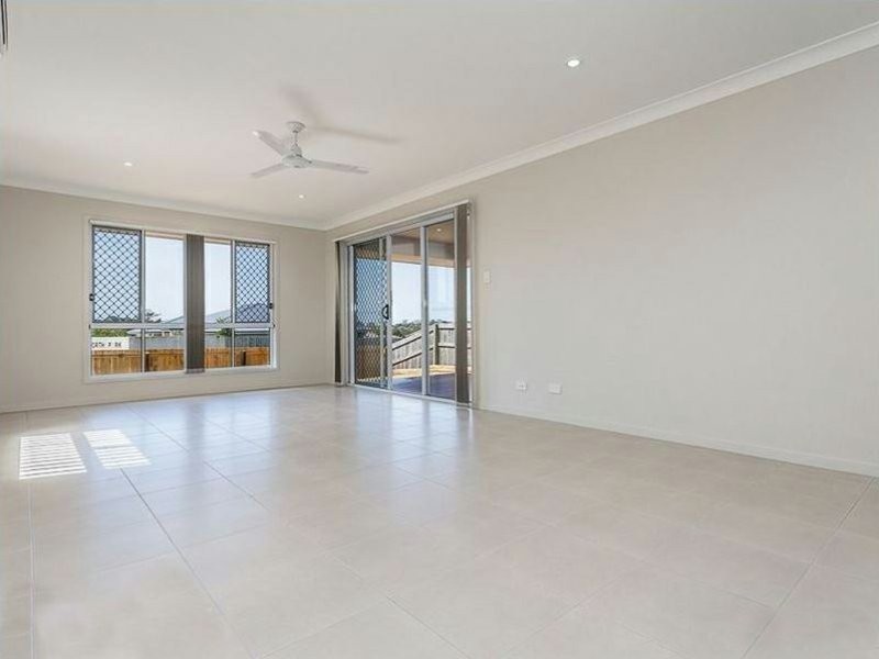 4 Claudia Circuit, Kallangur QLD 4503