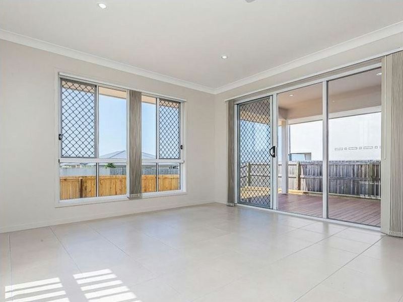 4 Claudia Circuit, Kallangur QLD 4503