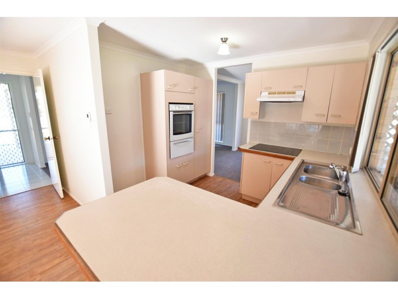 5 Fontenay Court, Petrie QLD 4502