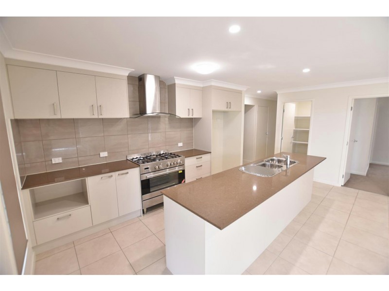 43 Birkdale Circuit, North Lakes QLD 4509
