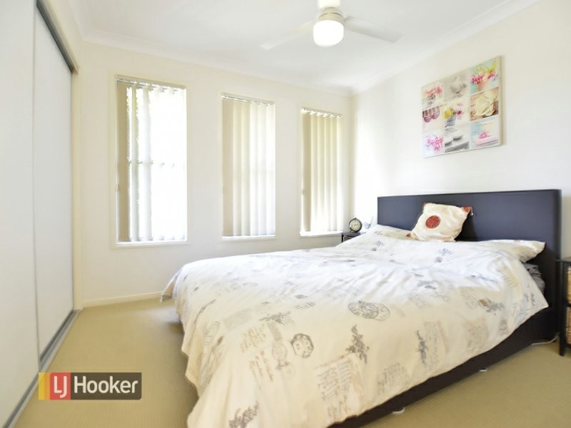 8 Brimstone Court, Kallangur QLD 4503