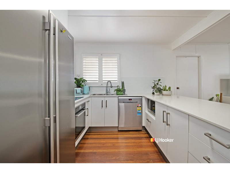 8 Andrew Street, Kallangur QLD 4503