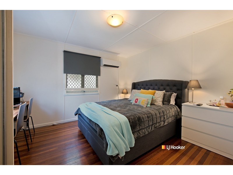 8 Andrew Street, Kallangur QLD 4503