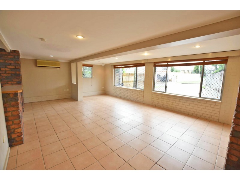 1 Arran Court, Strathpine QLD 4500