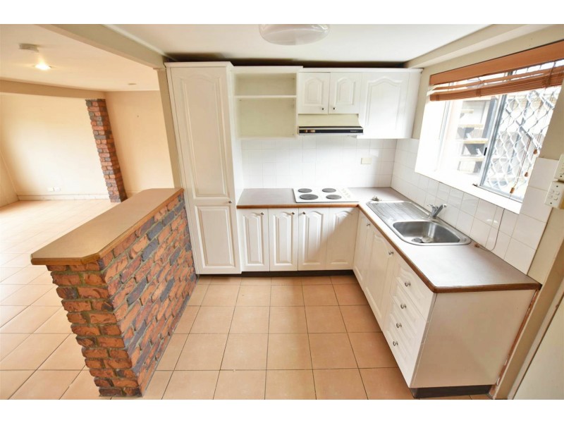1 Arran Court, Strathpine QLD 4500