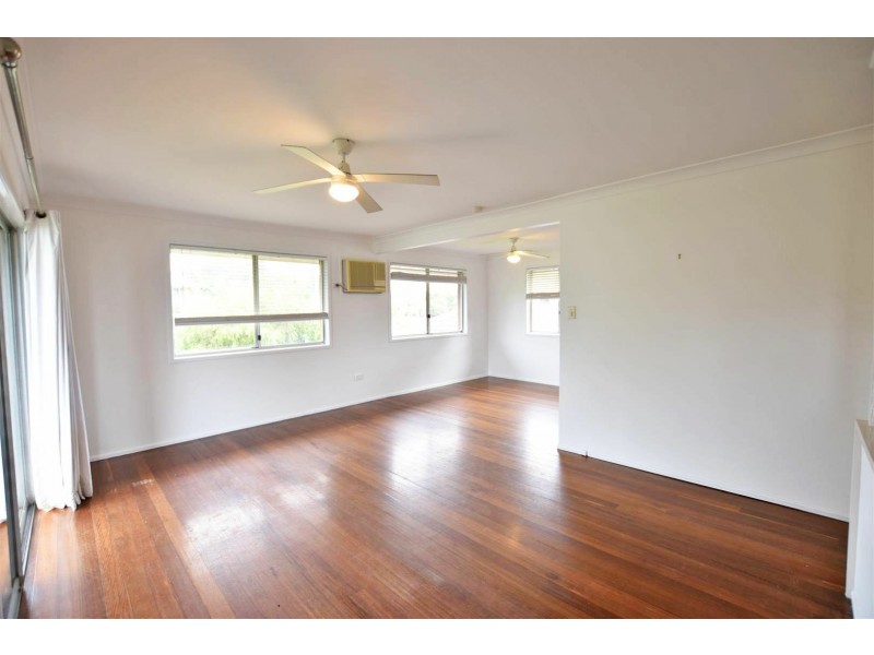 1 Arran Court, Strathpine QLD 4500