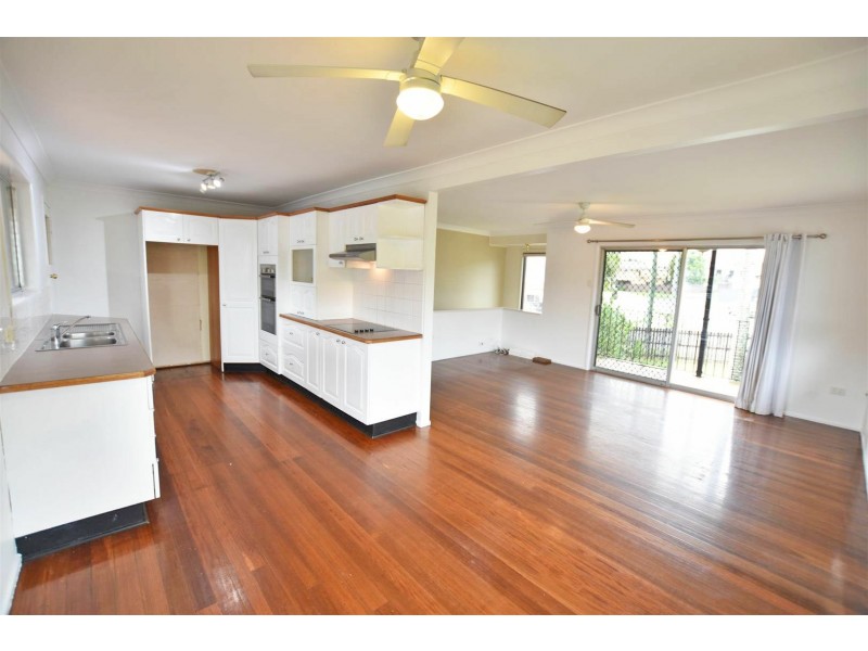 1 Arran Court, Strathpine QLD 4500