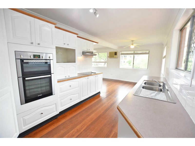 1 Arran Court, Strathpine QLD 4500