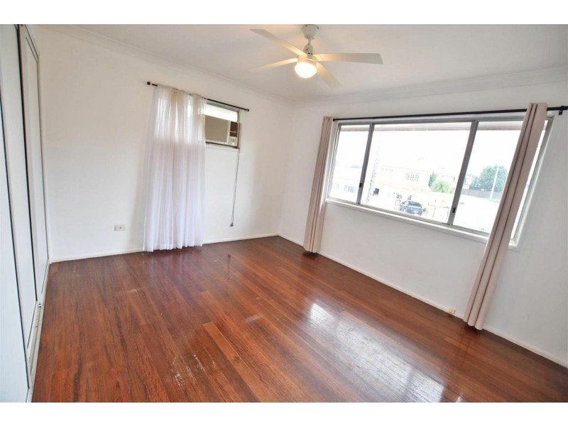1 Arran Court, Strathpine QLD 4500
