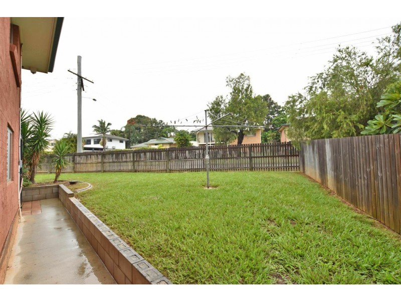 1 Arran Court, Strathpine QLD 4500